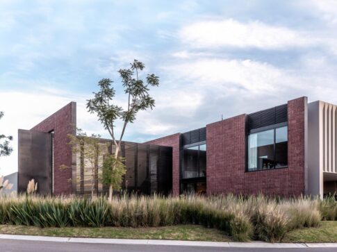 fachada principal. casa mariana. el campanario